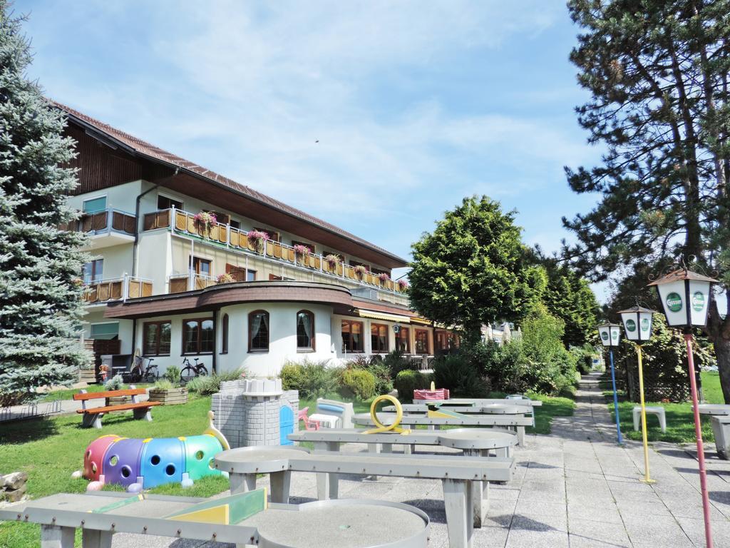 Golf-Tennis-Wellnesshotel Mori ザンクト・カンツィアン エクステリア 写真