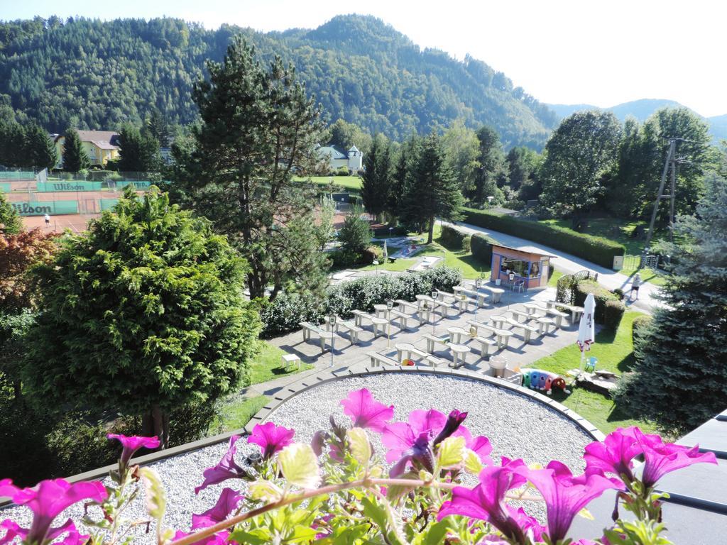 Golf-Tennis-Wellnesshotel Mori ザンクト・カンツィアン エクステリア 写真
